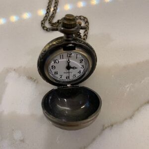 Costume Jewellery Necklace EUC 